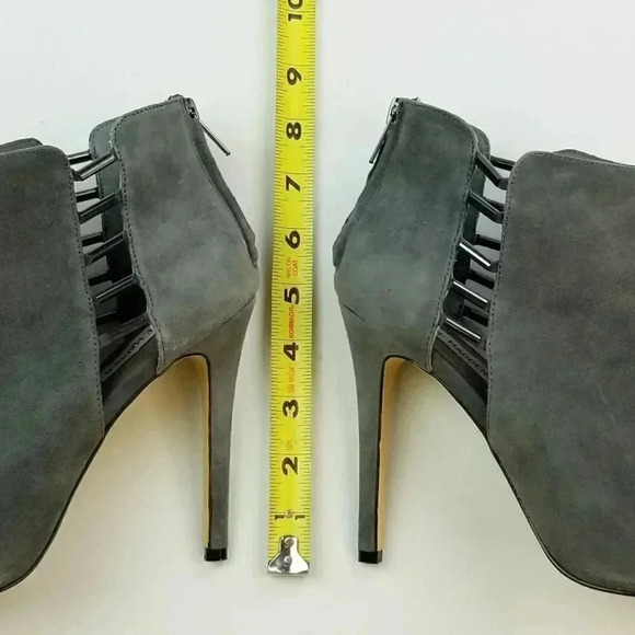 Steve Madden 8.5M Lola Gray Suede Back Zip Open Toe Vented Side Ankle Boots Heel - Picture 3 of 12